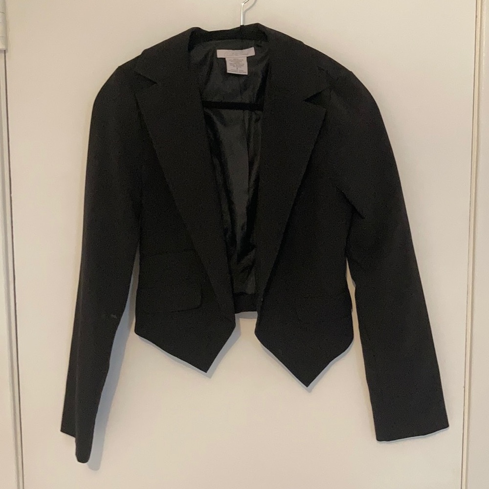 Cropped black blazer